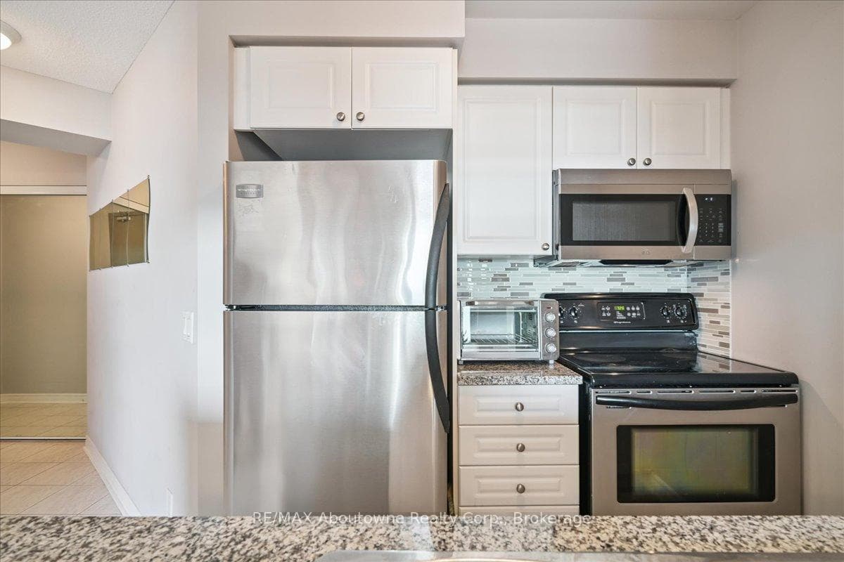 2325 Central Park Drive Unit 805 photo 10