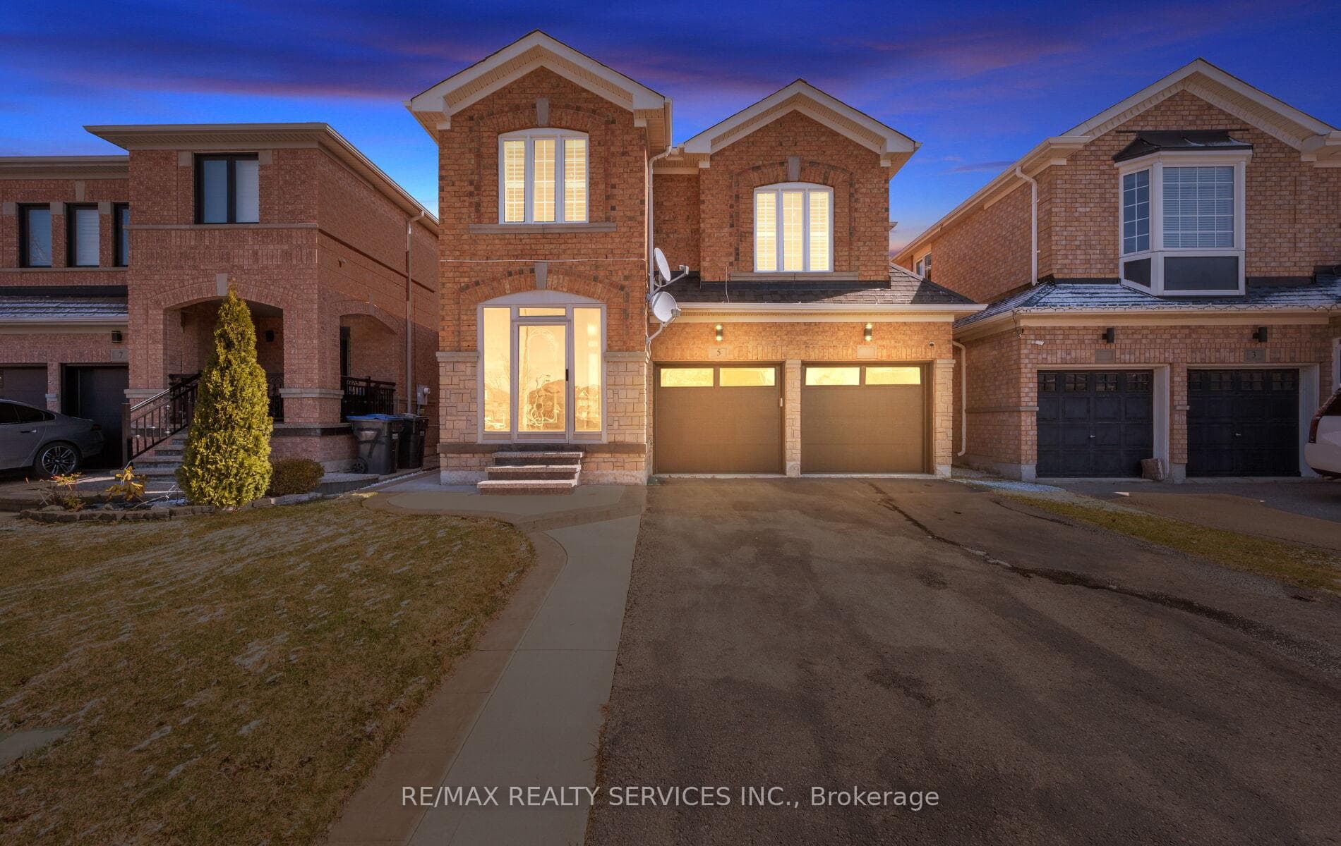 5 Thornbush Boulevard photo 2