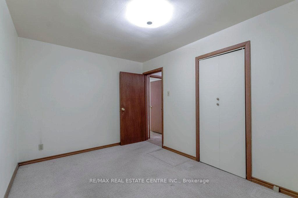643 Hanlon Road photo 23