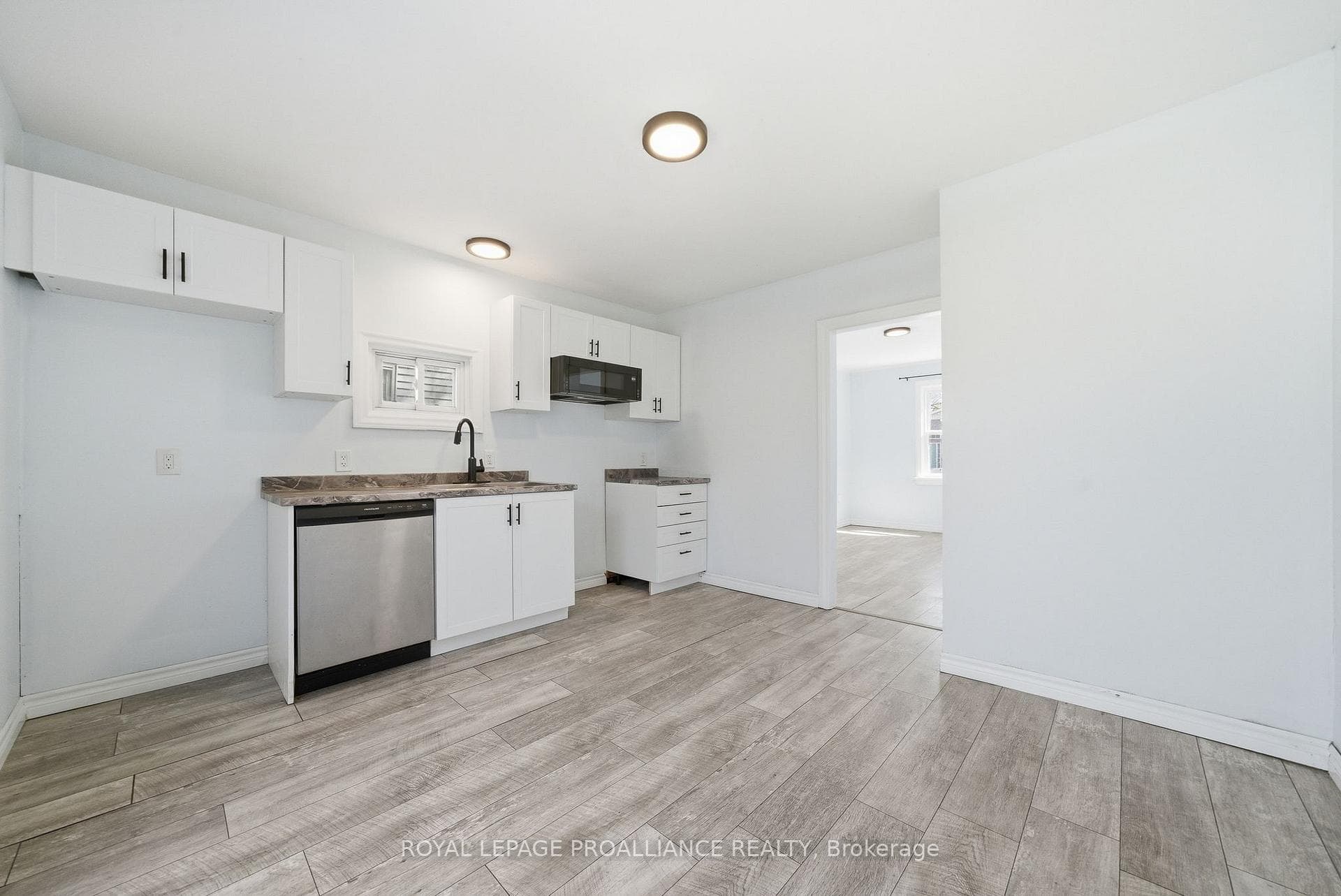 38 Oak Street photo 14