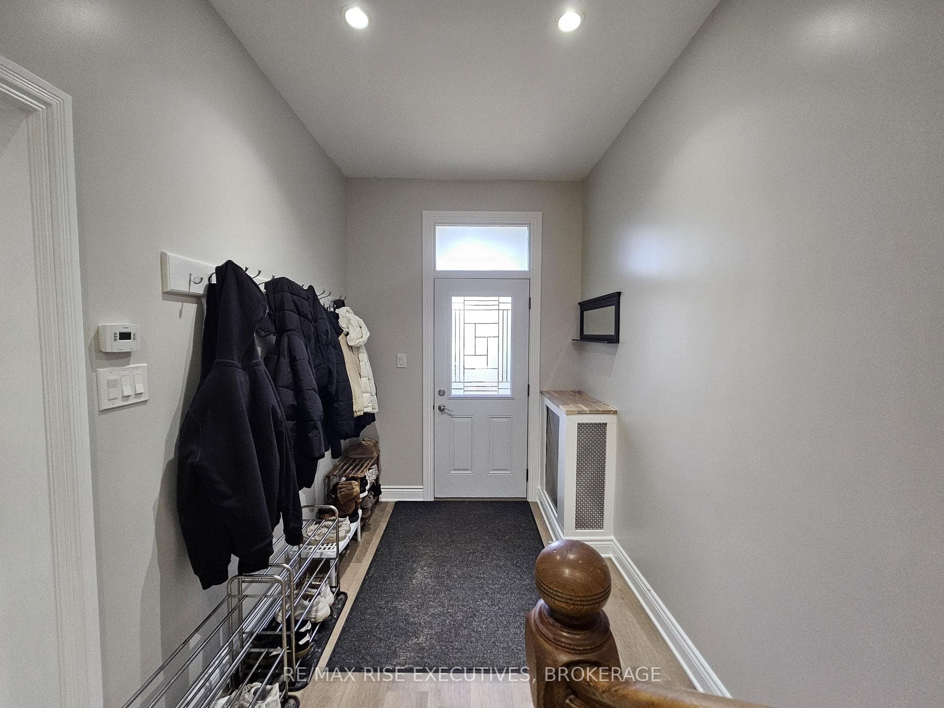 524 Frontenac Street photo 3