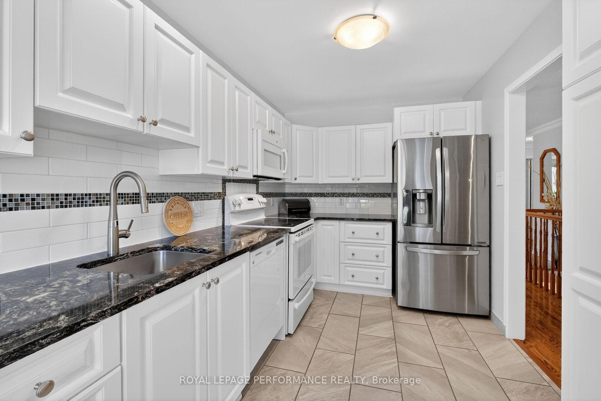 Well-appointed Kitchen with fabulous Countertops