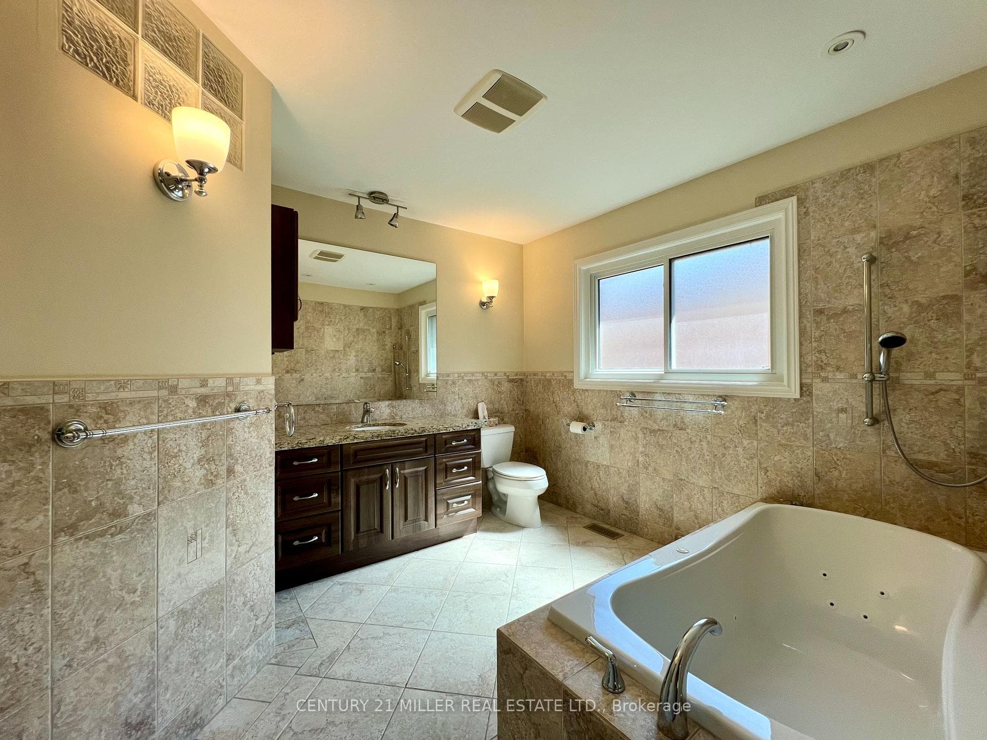 1359 Fieldcrest Lane photo 16