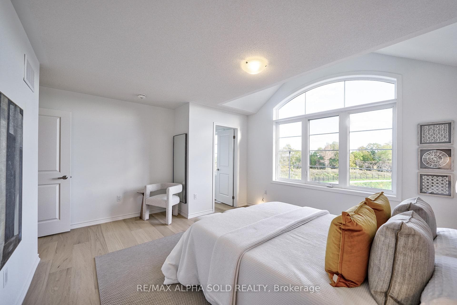 1465 Mockingbird Square photo 33