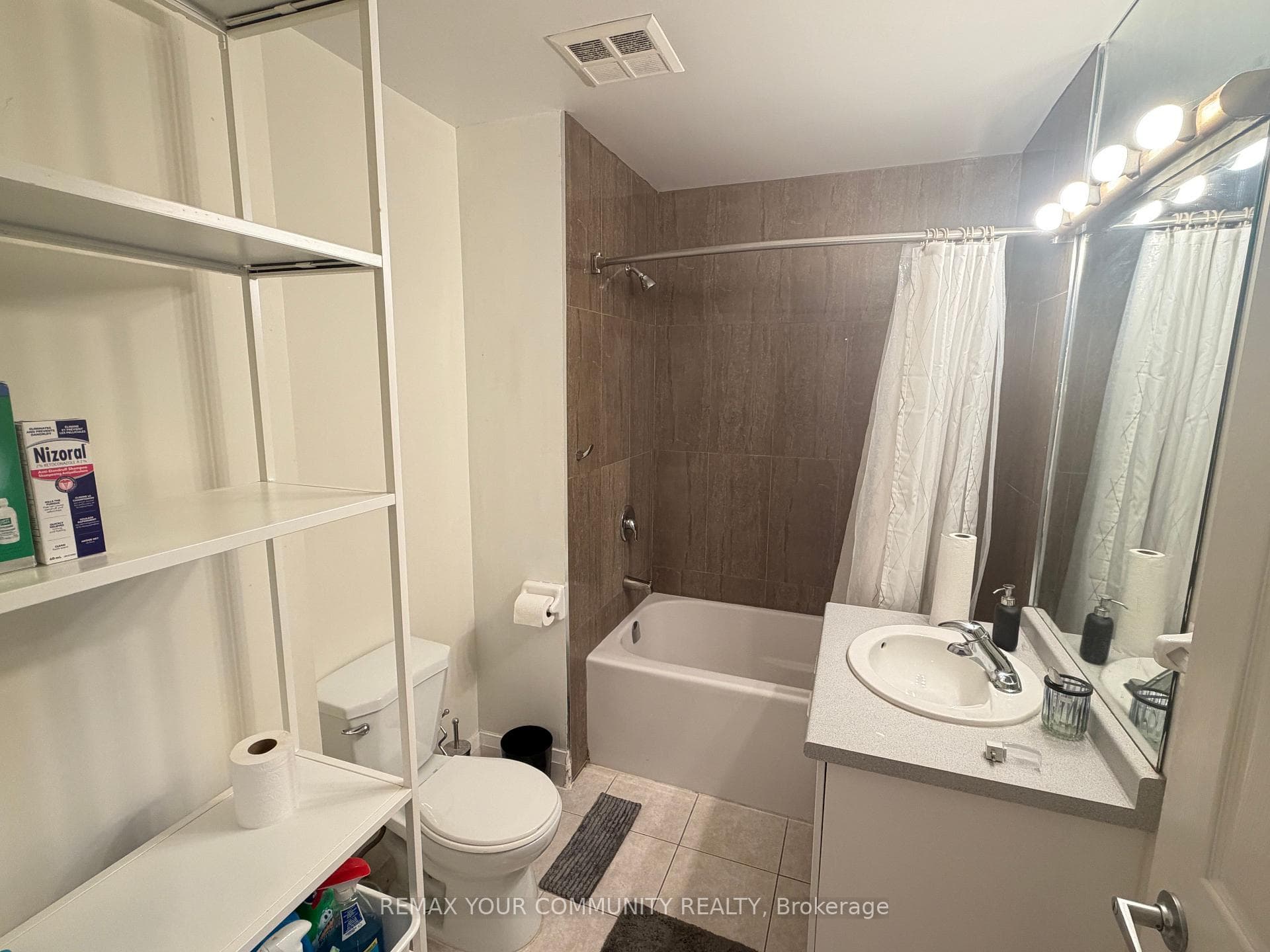 8 Wellesley Street Unit 705 photo 11