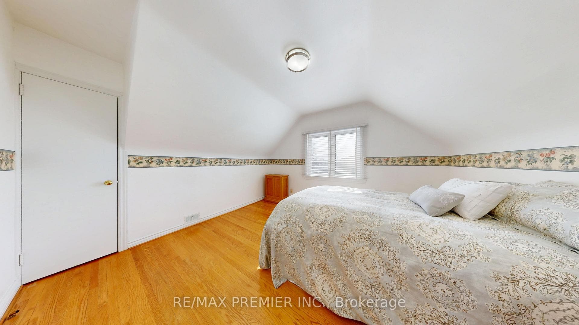 14 Beckett Avenue photo 39