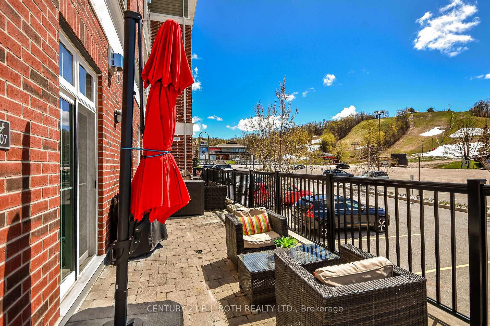 40 Horseshoe Boulevard Unit 107 photo 3