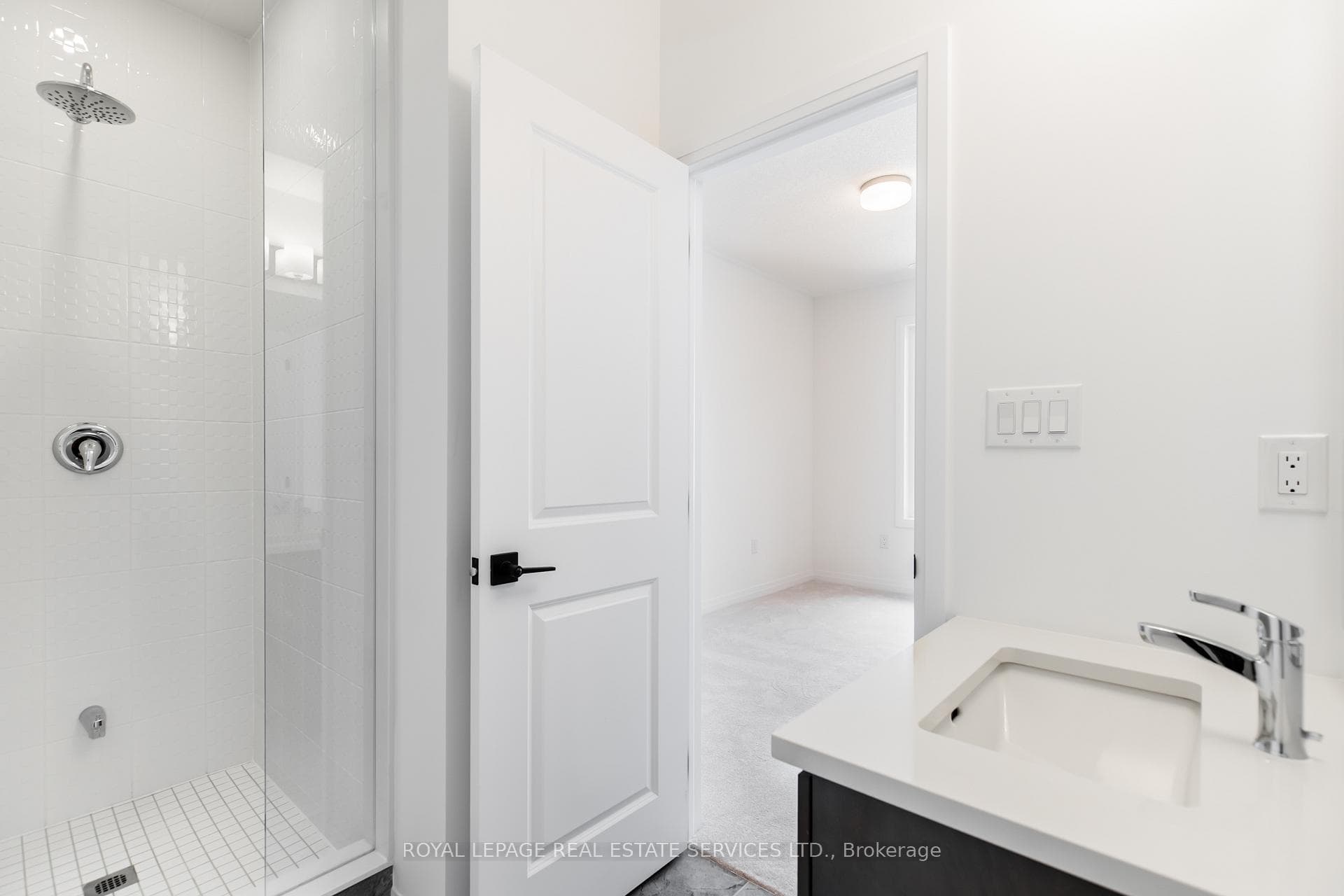 3234 Crystal Drive photo 28
