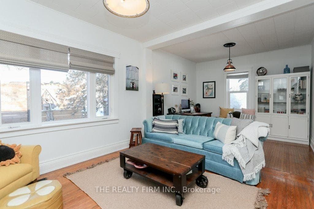 Hardwood Floors and High Ceilings
