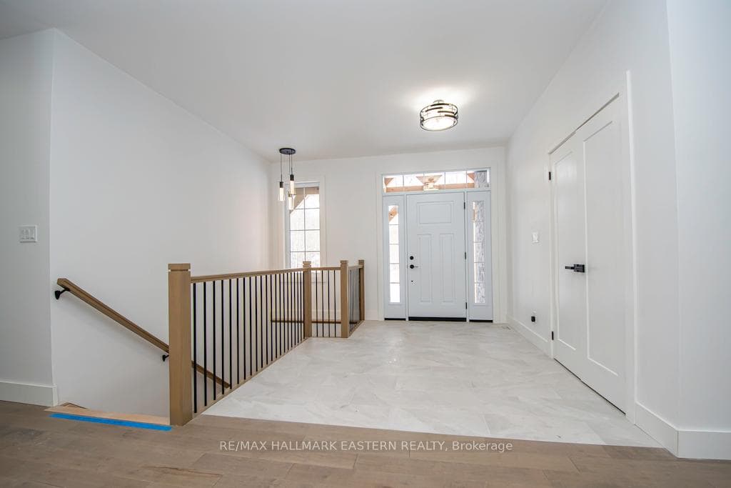 11 Maplewood Court photo 4