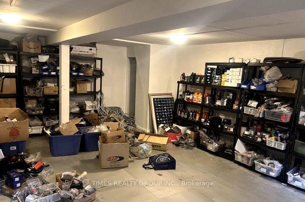 1299 Gerrard Street Unit Front photo 4