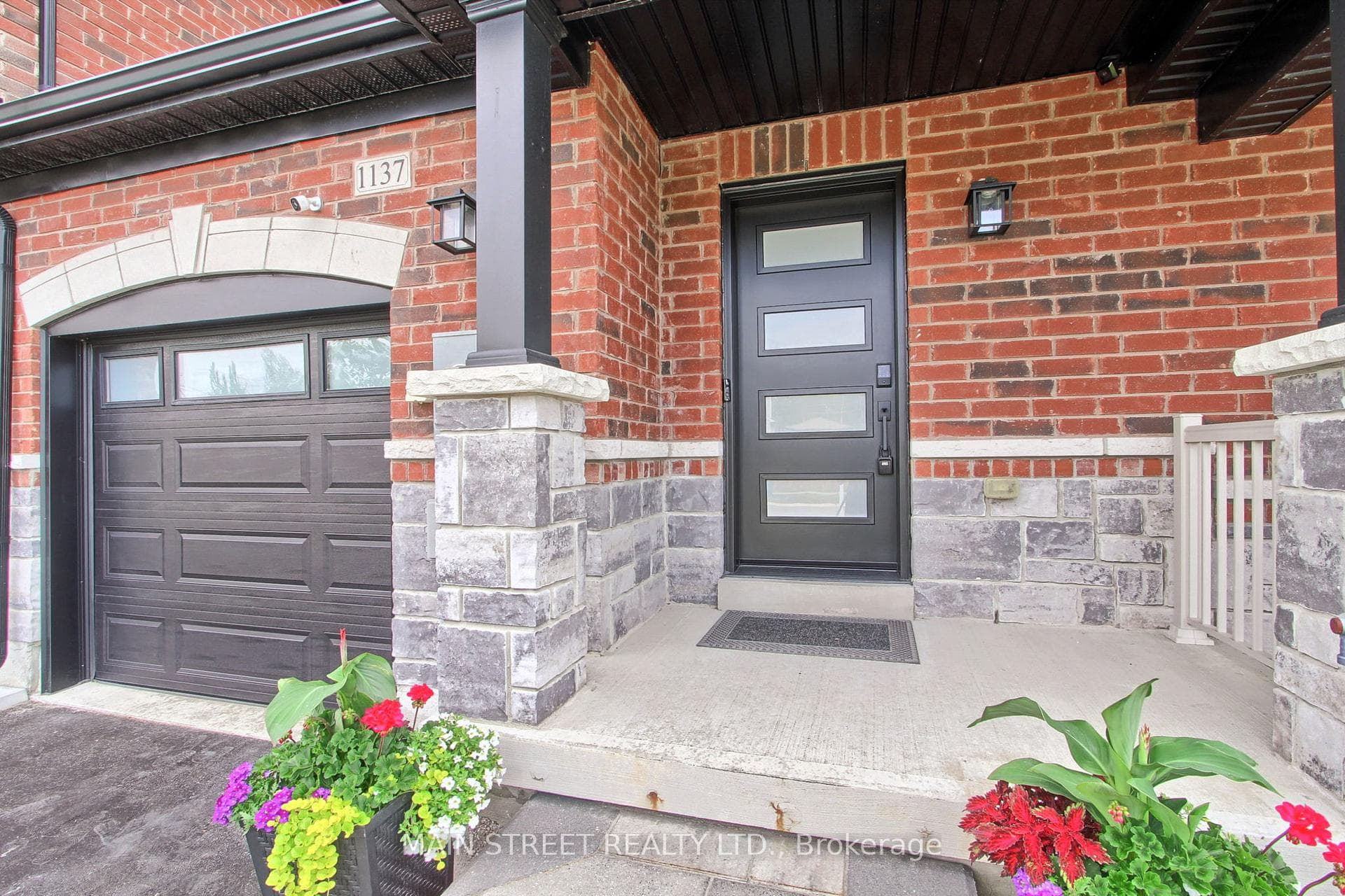 1137 Stantin Street photo 4