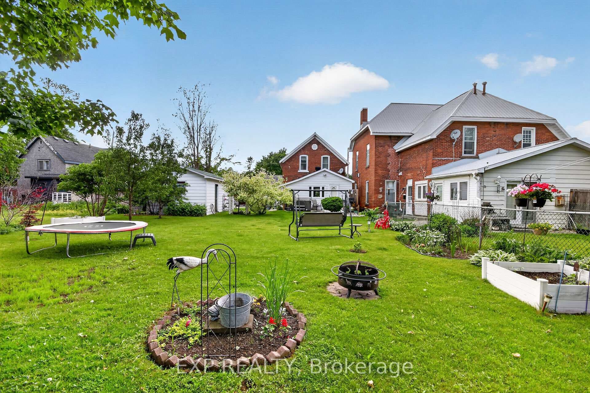 82 Munro Street photo 37