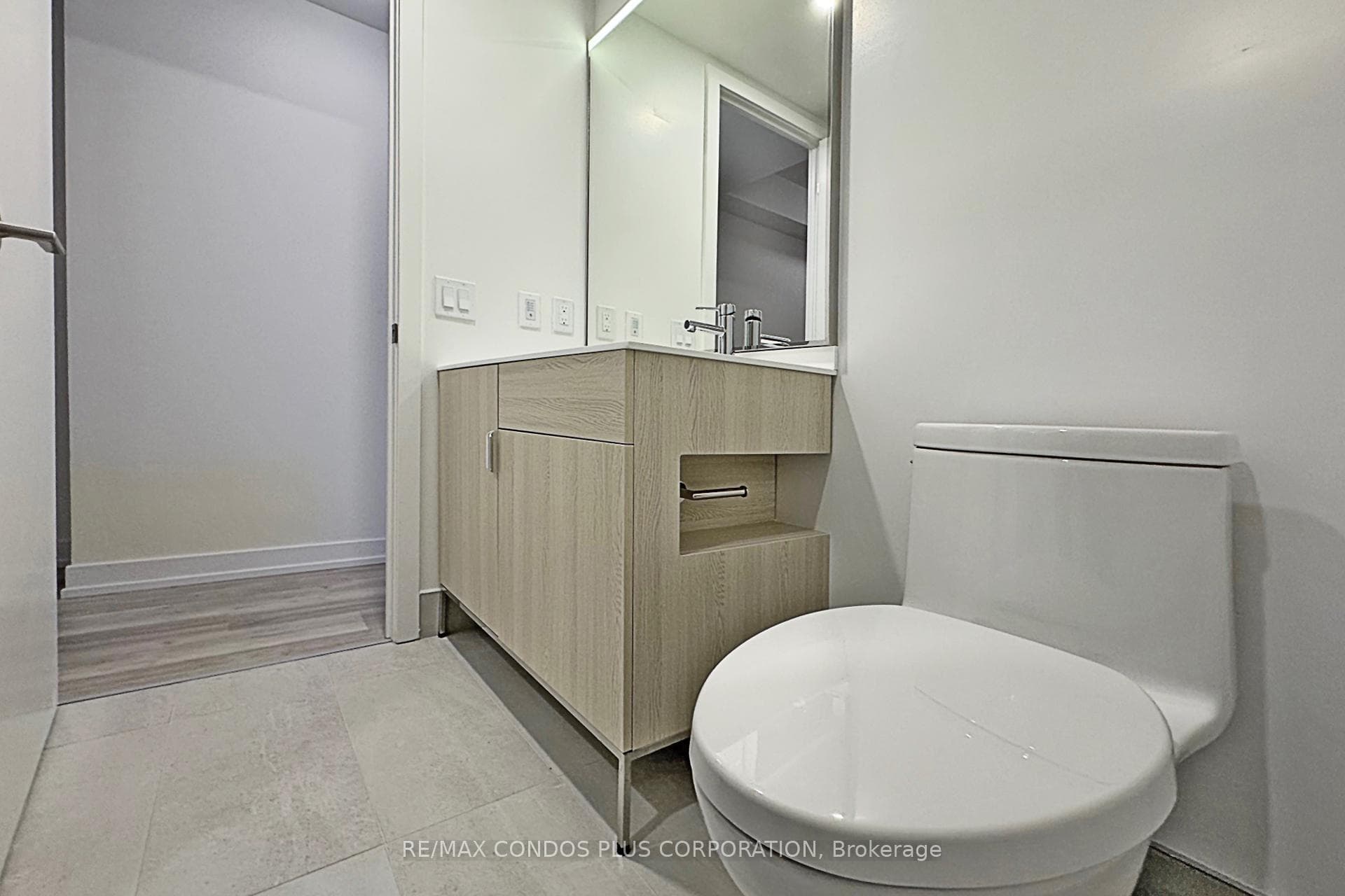 Modern 3 Piece Bathroom