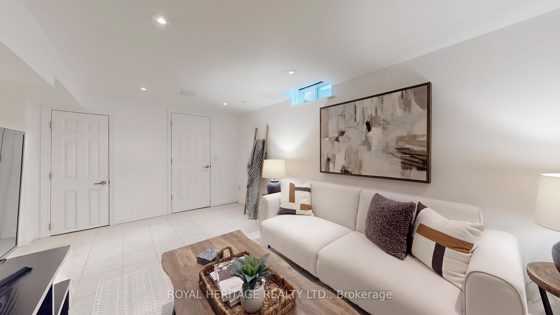 8 Burden Crescent photo 37