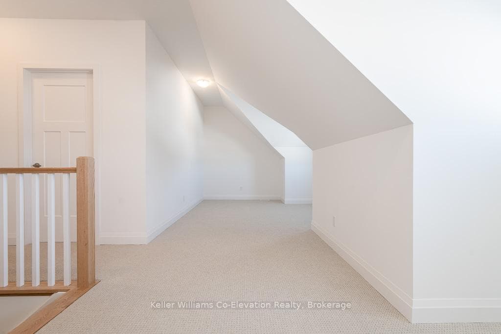 4 Danielle Crescent photo 17