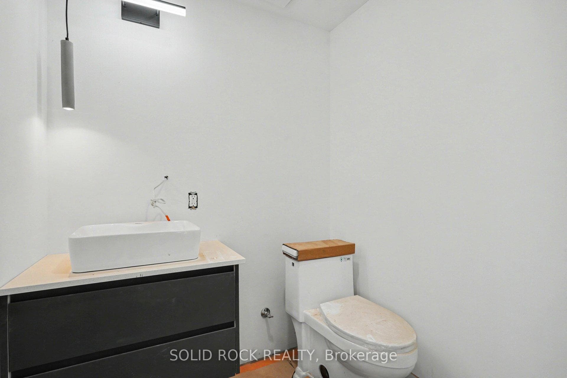 Powder room