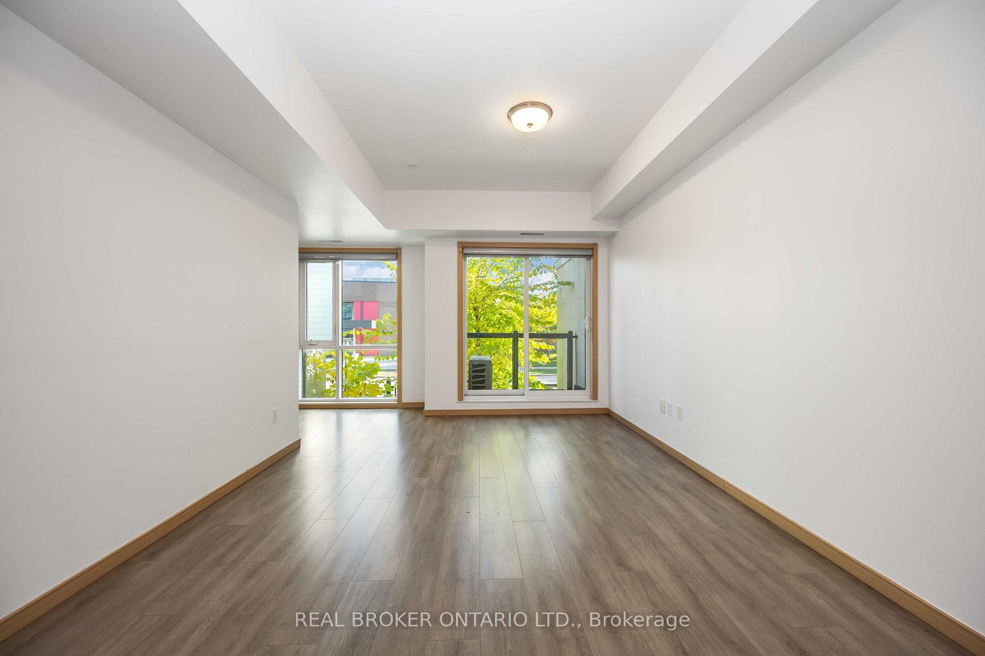 200 Chester Le Boulevard Unit D205 photo 4