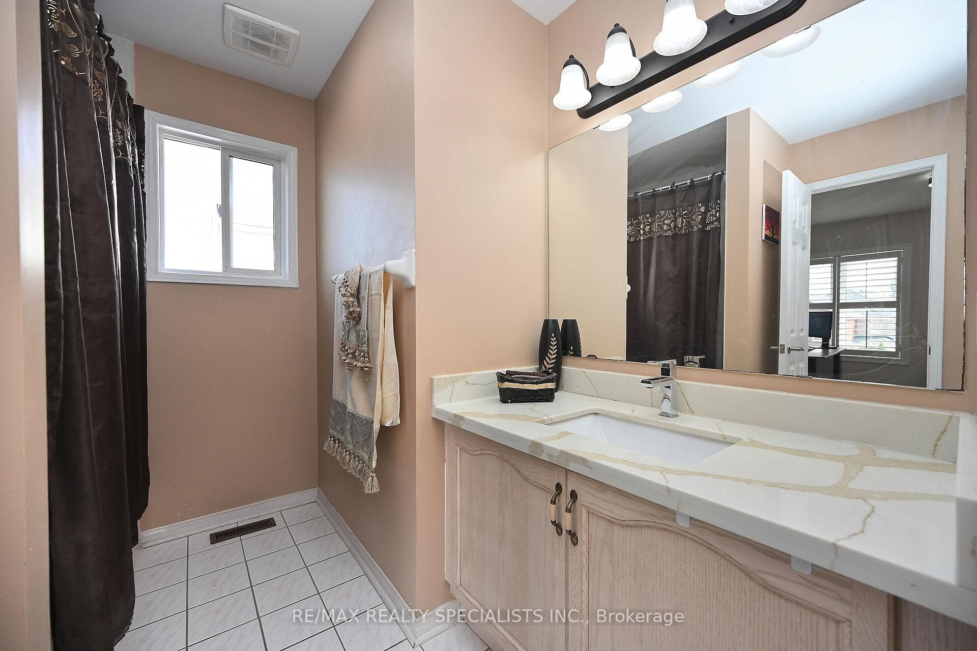 5421 Kinglet Avenue photo 22