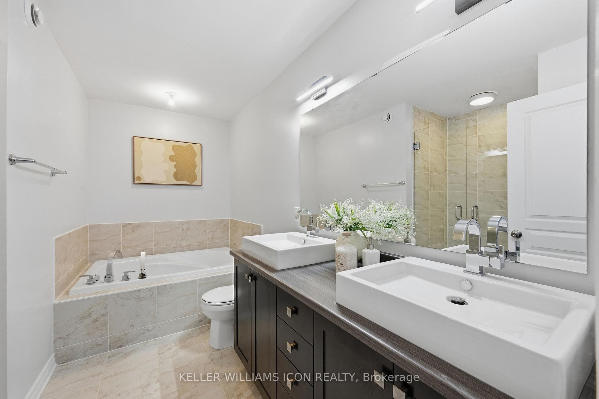 636 Tennant Way photo 27
