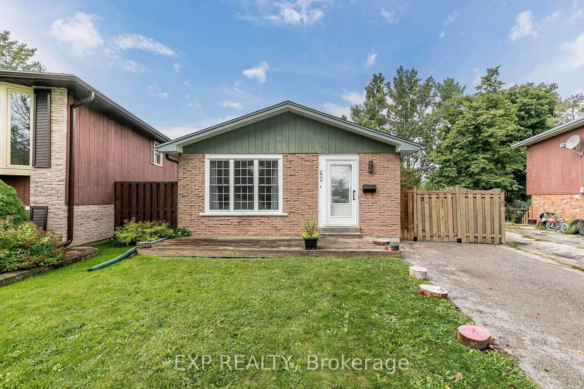 62 Courtice Crescent photo 2
