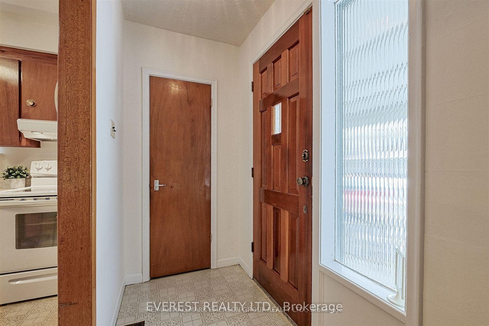 99 Rochman Boulevard photo 23