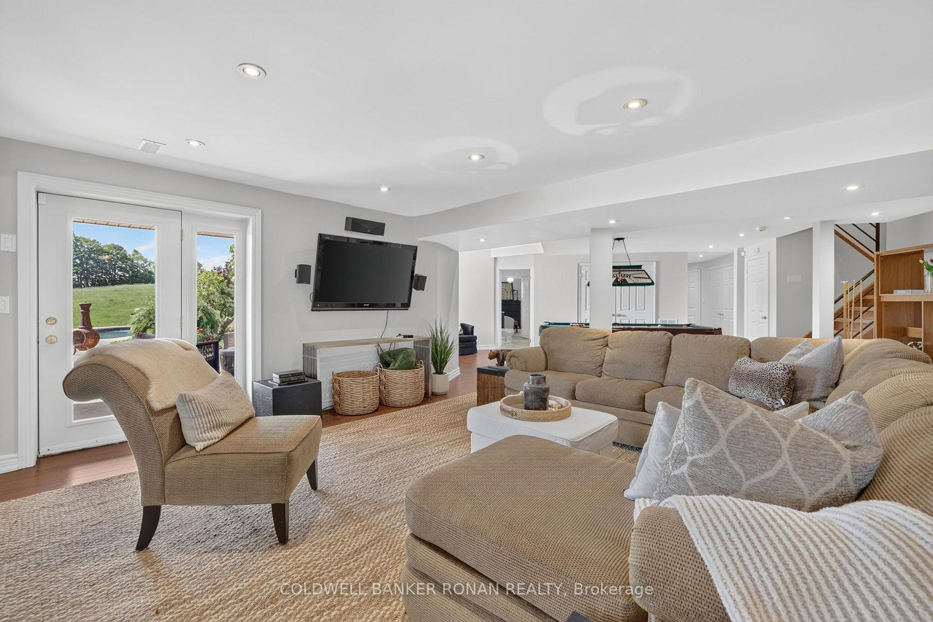 18250 Duffy's Lane photo 32