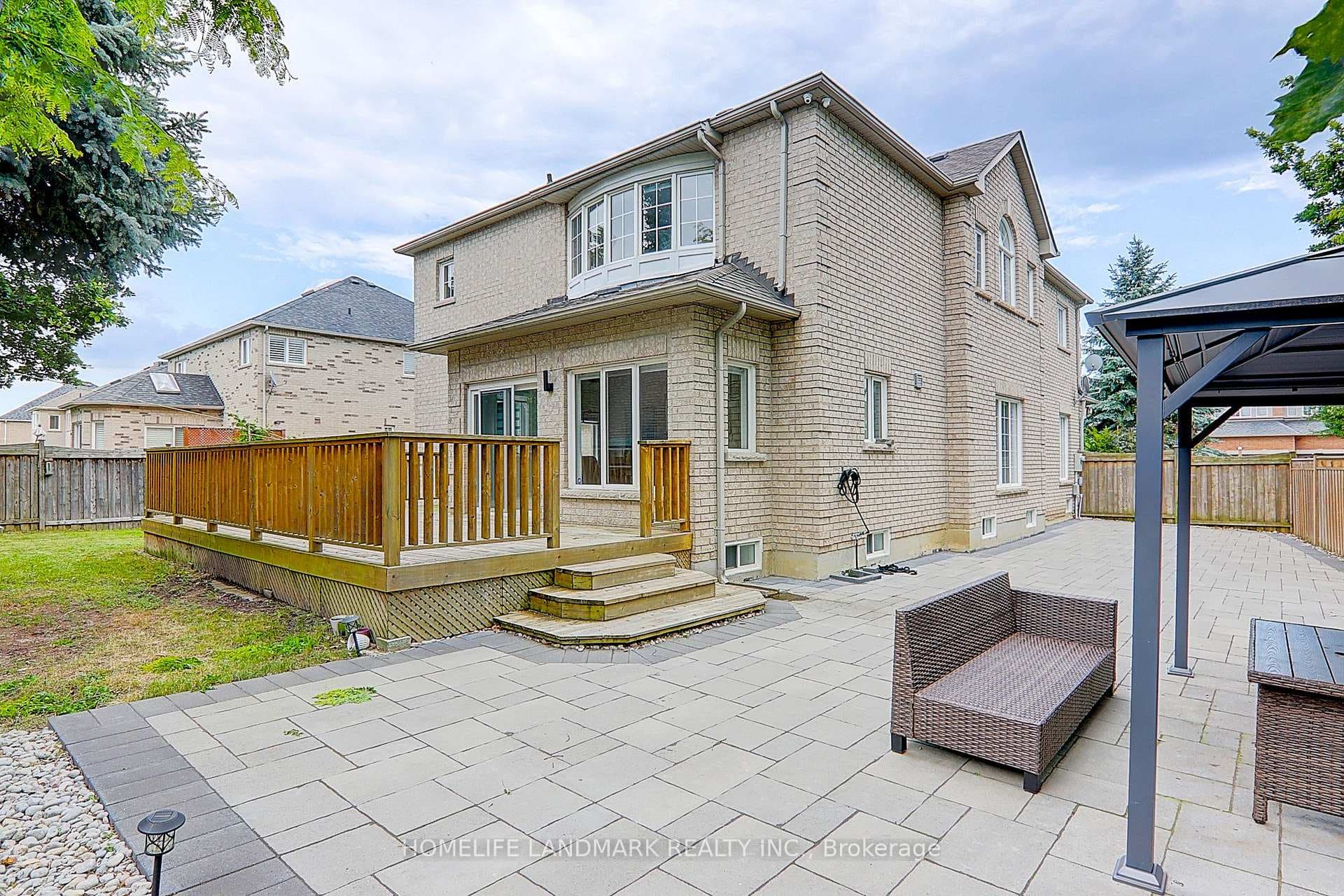 24 Vandermeer Drive photo 39