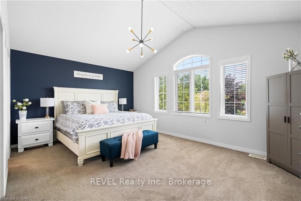 gorgeous windows in primary suite