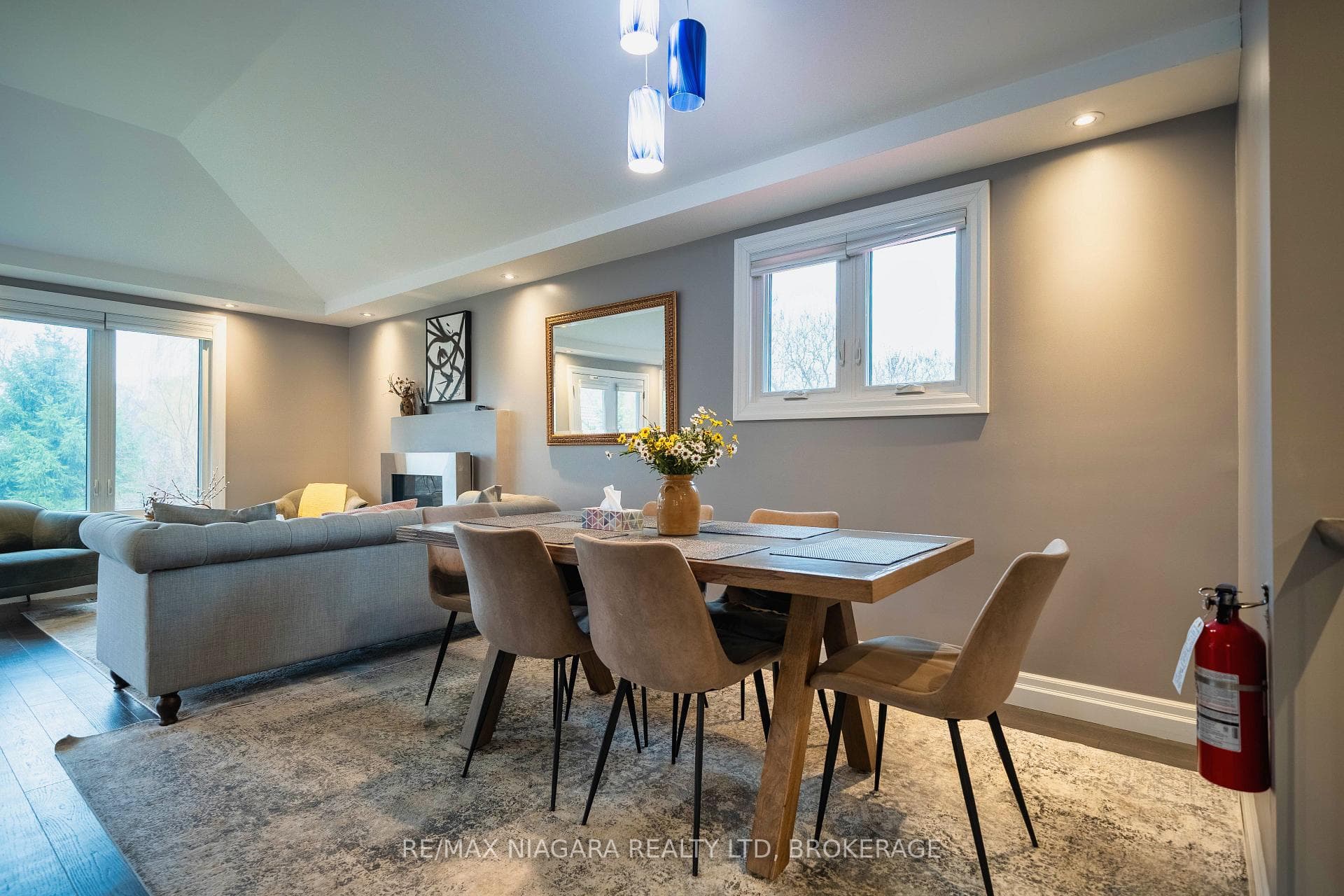 214 Mary Street photo 8