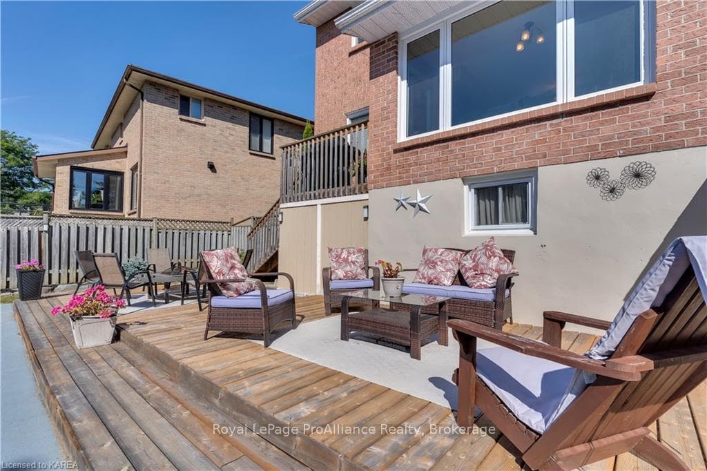 1219 ROCKWOOD Drive photo 31