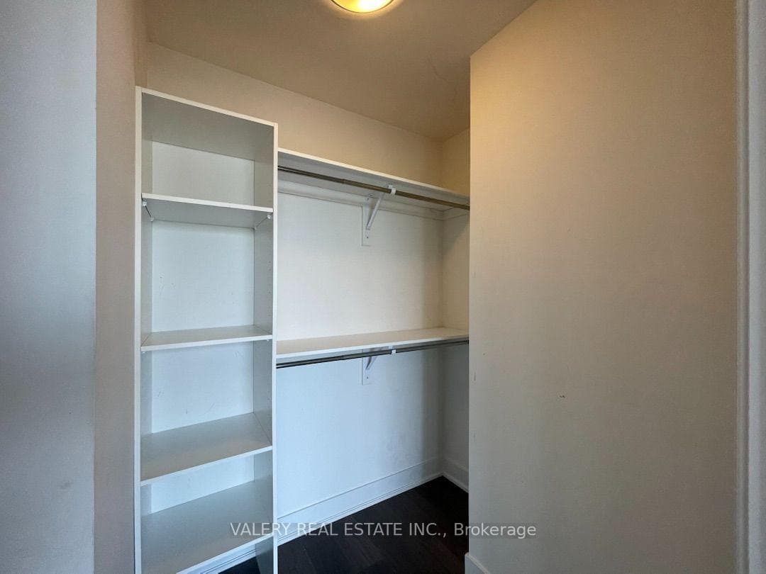 30 Roehampton Avenue Unit 2807 photo 22