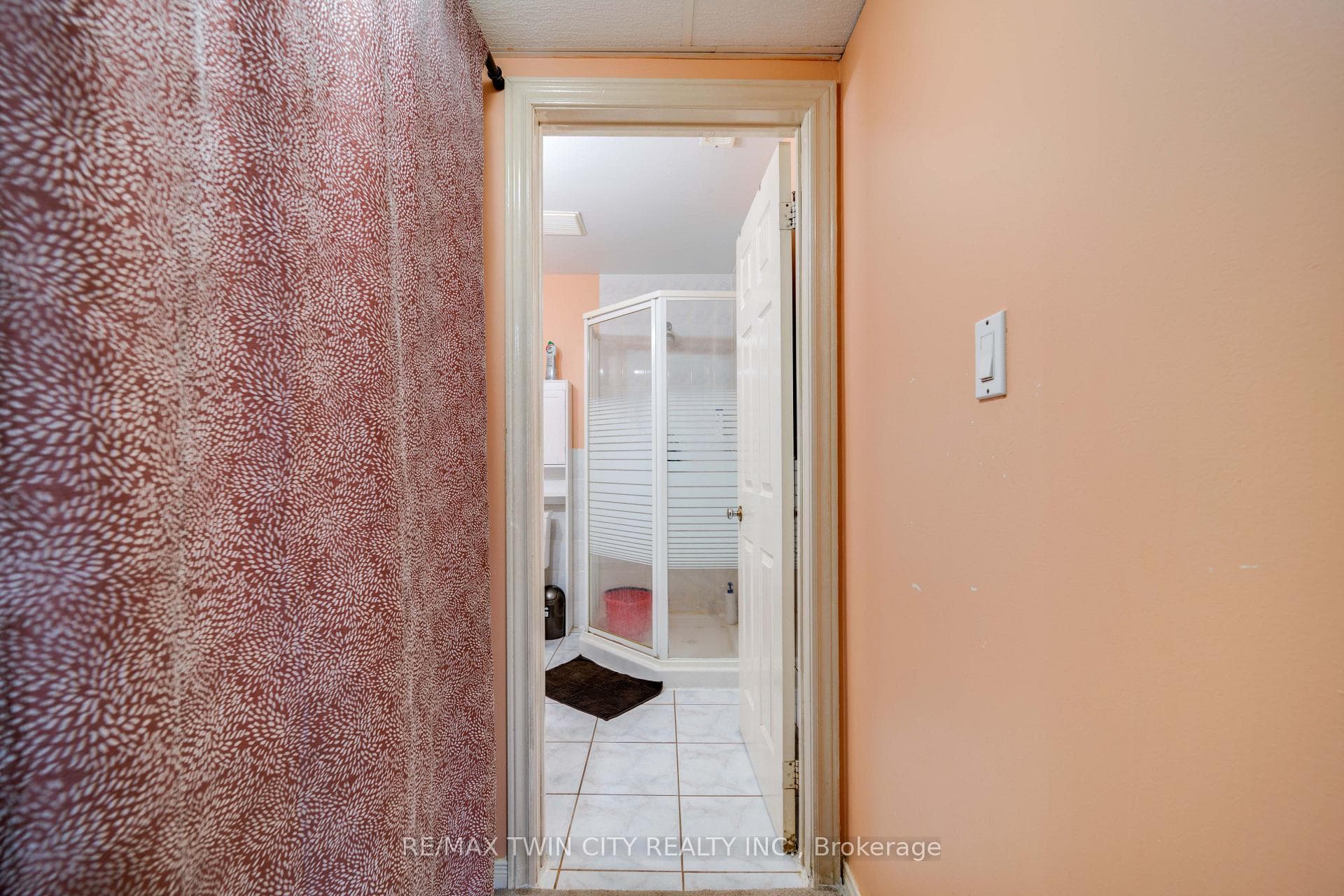 87 Mercer Road photo 36