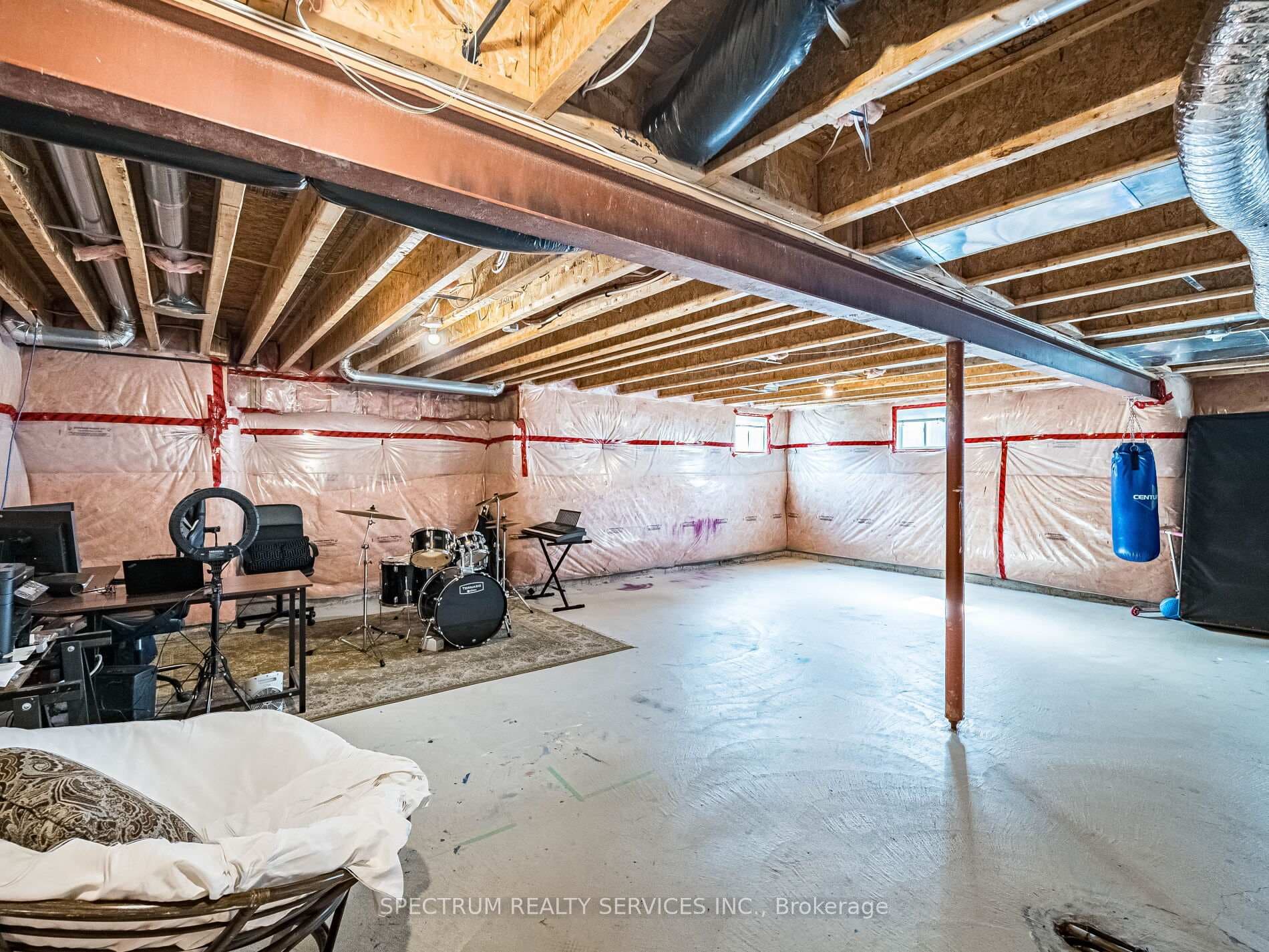 416 Gooch Crescent photo 45