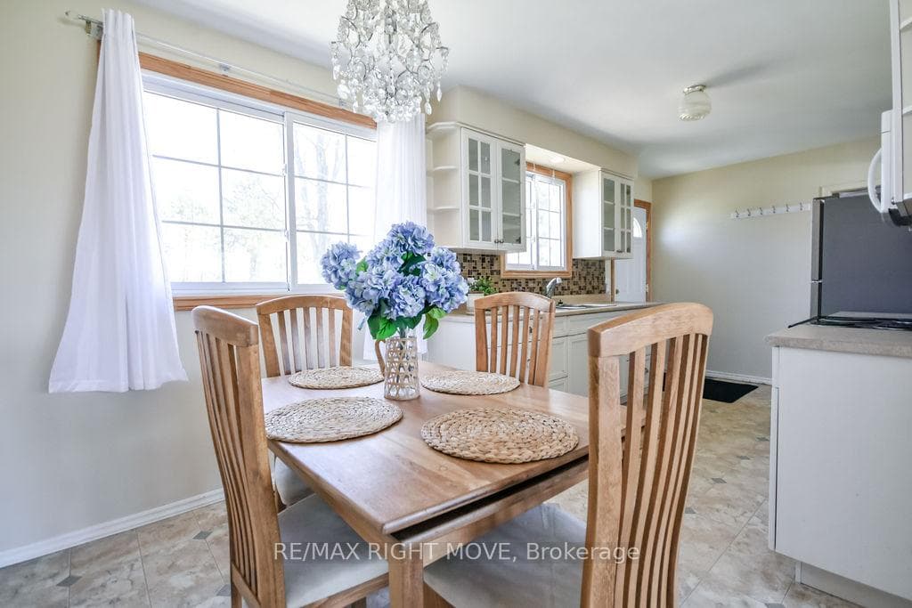 323 Collins Drive photo 11