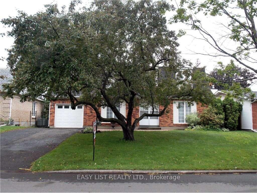3288 Clearwater Crescent photo 2