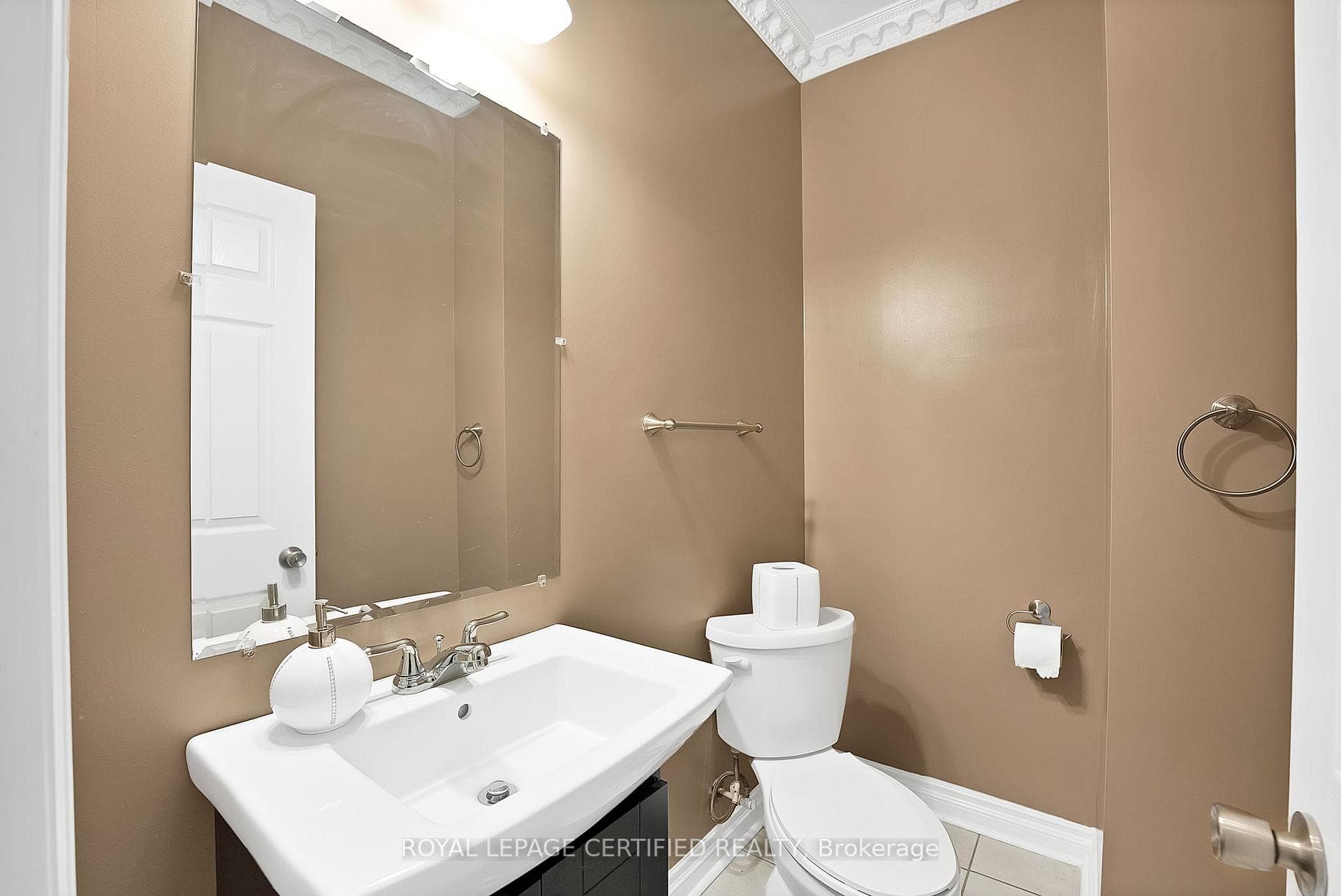 35 TAWNIE Crescent photo 32