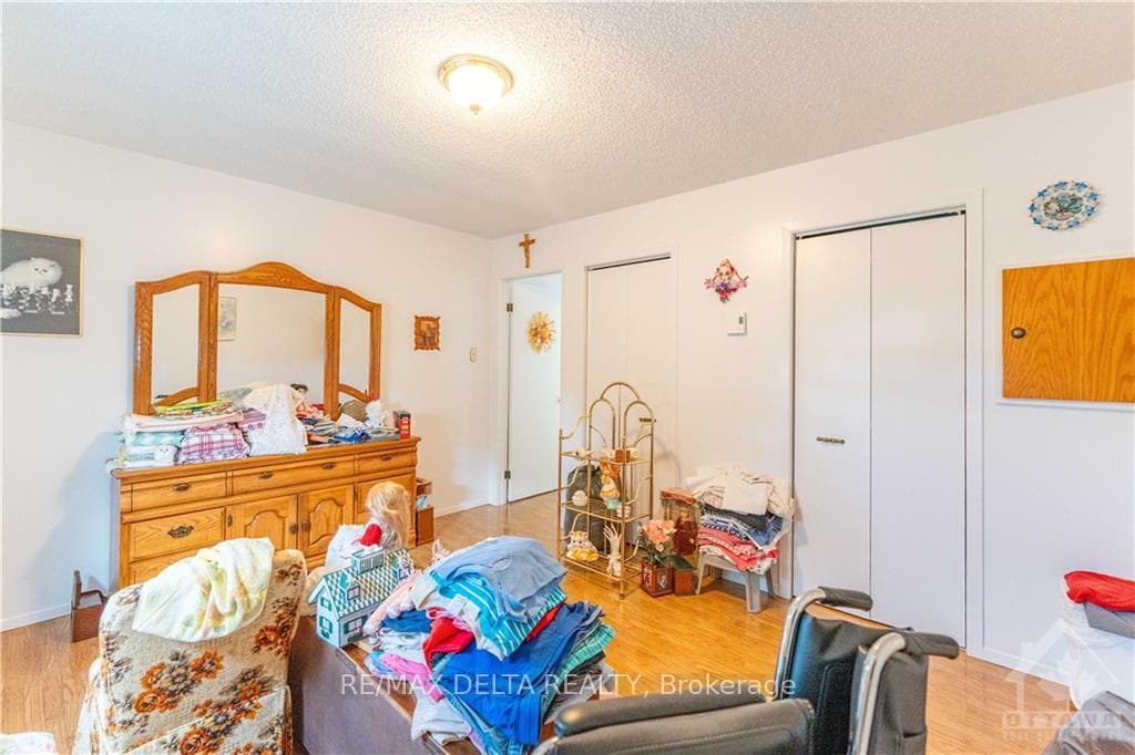 634 LALONDE Street photo 17