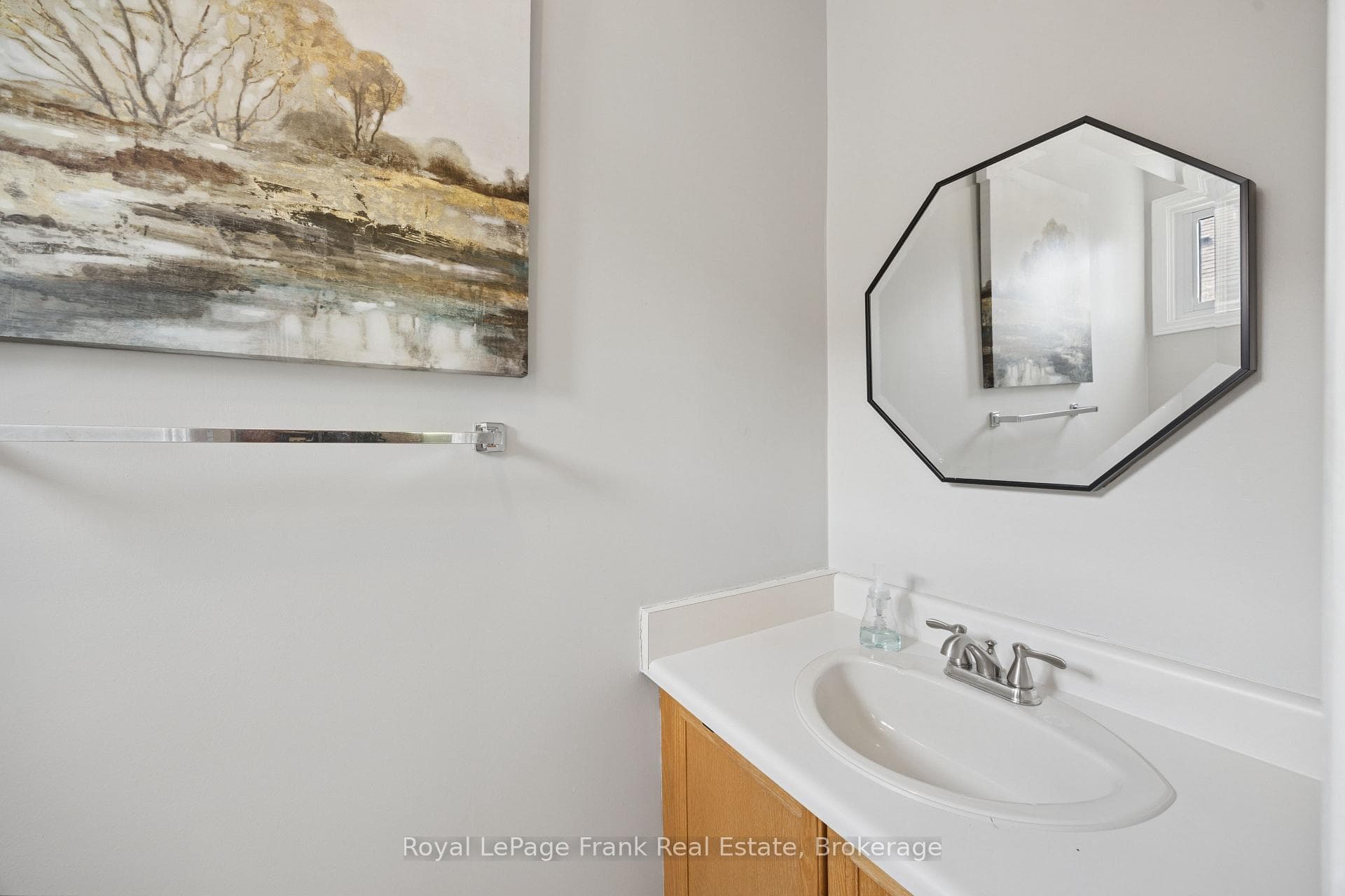 9 Giles Court photo 22