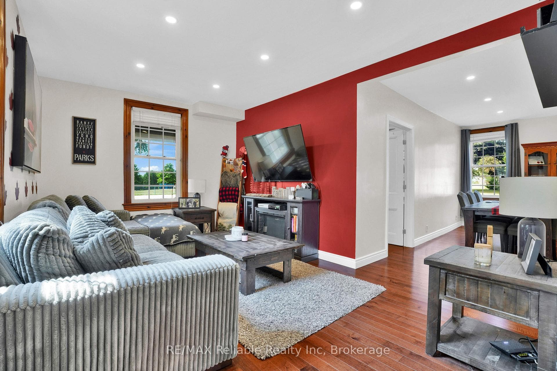 252 Kings Road photo 33