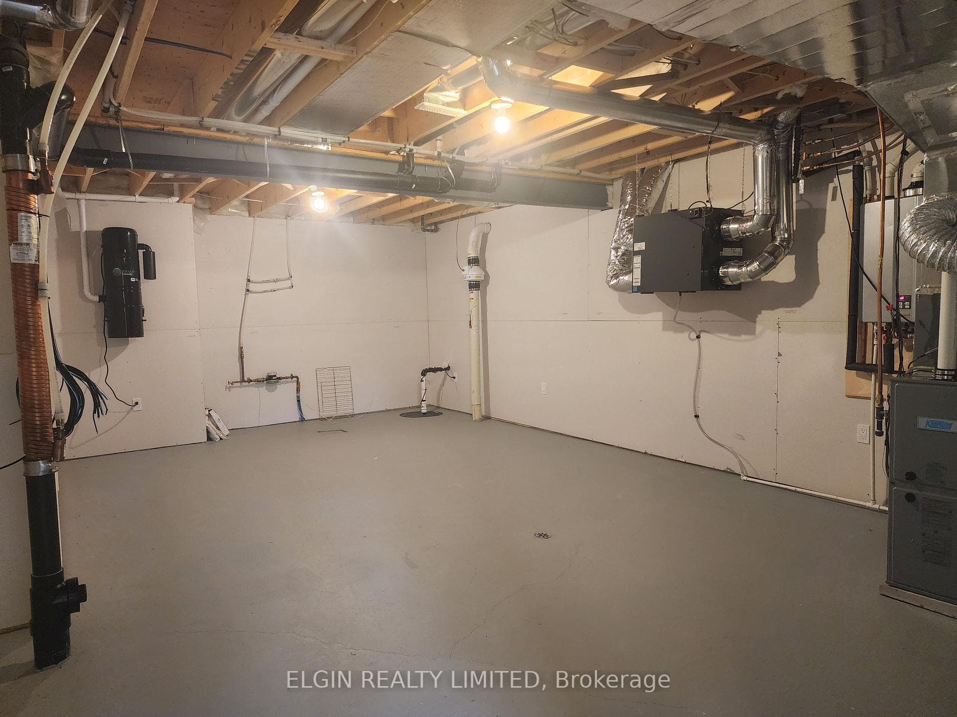 10 Mcpherson Court Unit 20 photo 30