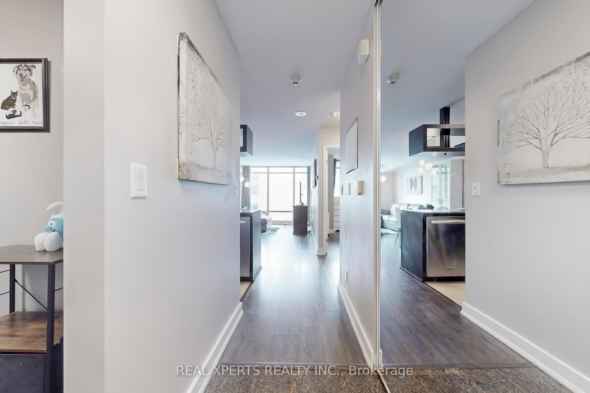 81 Navy Wharf Court Unit 901 photo 4