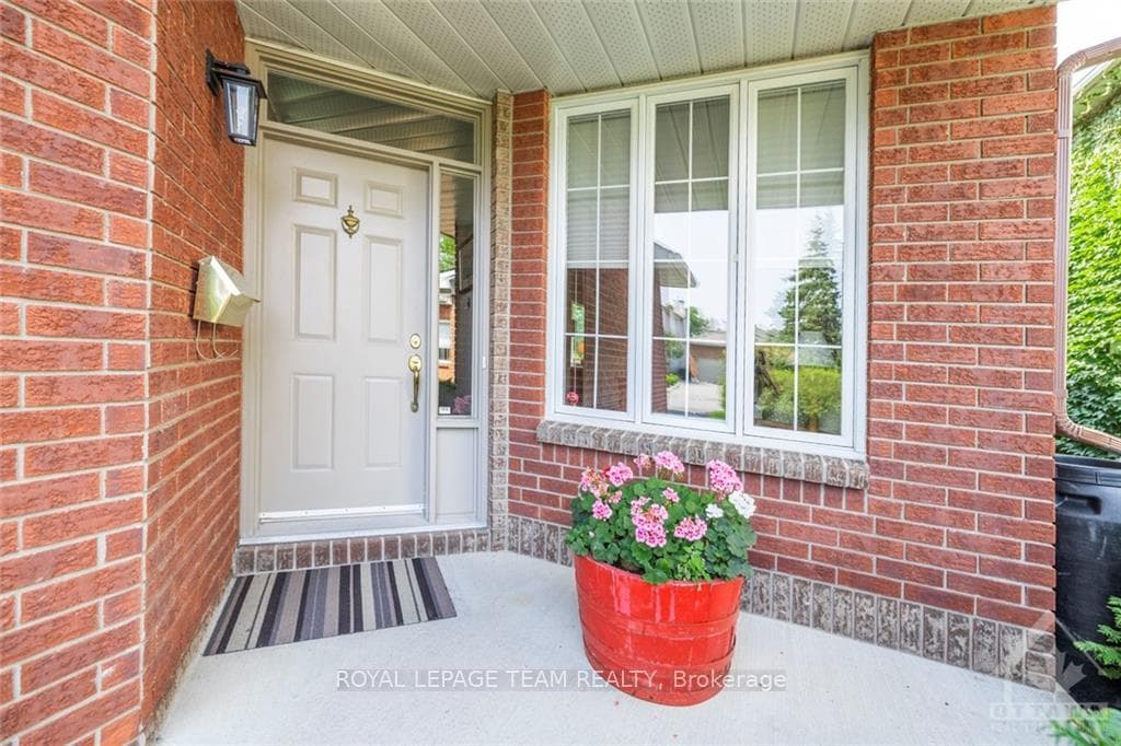 88 MALHOTRA Court photo 2