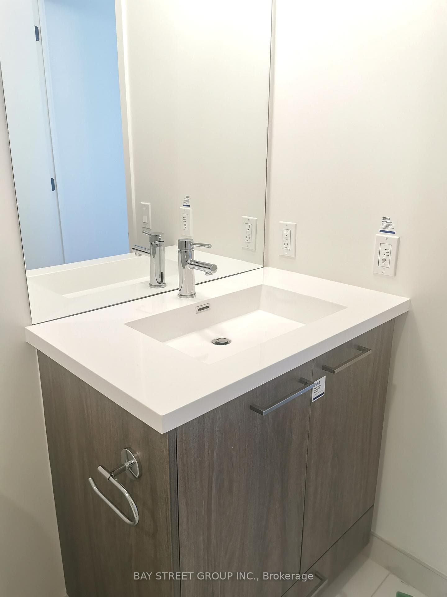 28 Interchange Way Unit 3616 photo 13