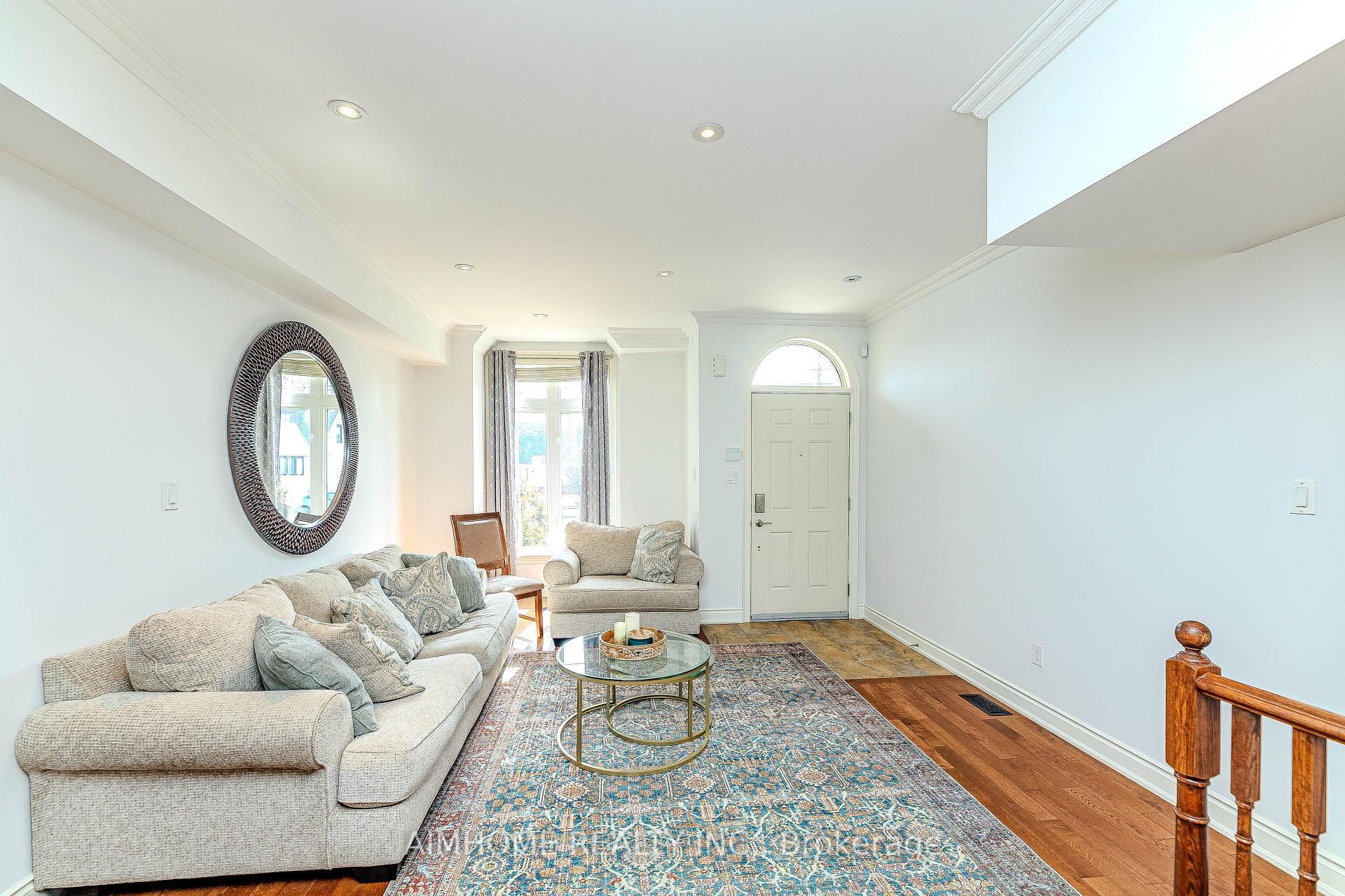 216a finch Avenue photo 3
