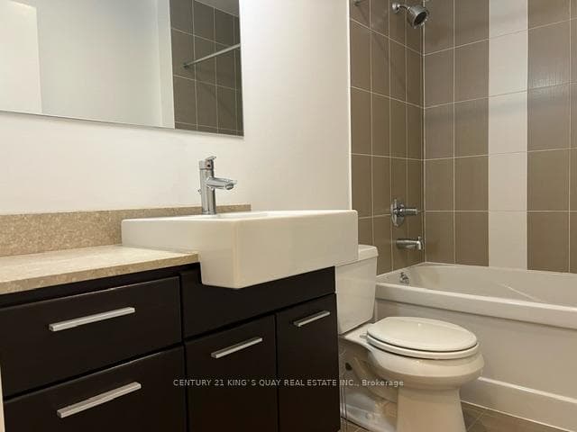 770 Bay Street Unit 909 photo 18