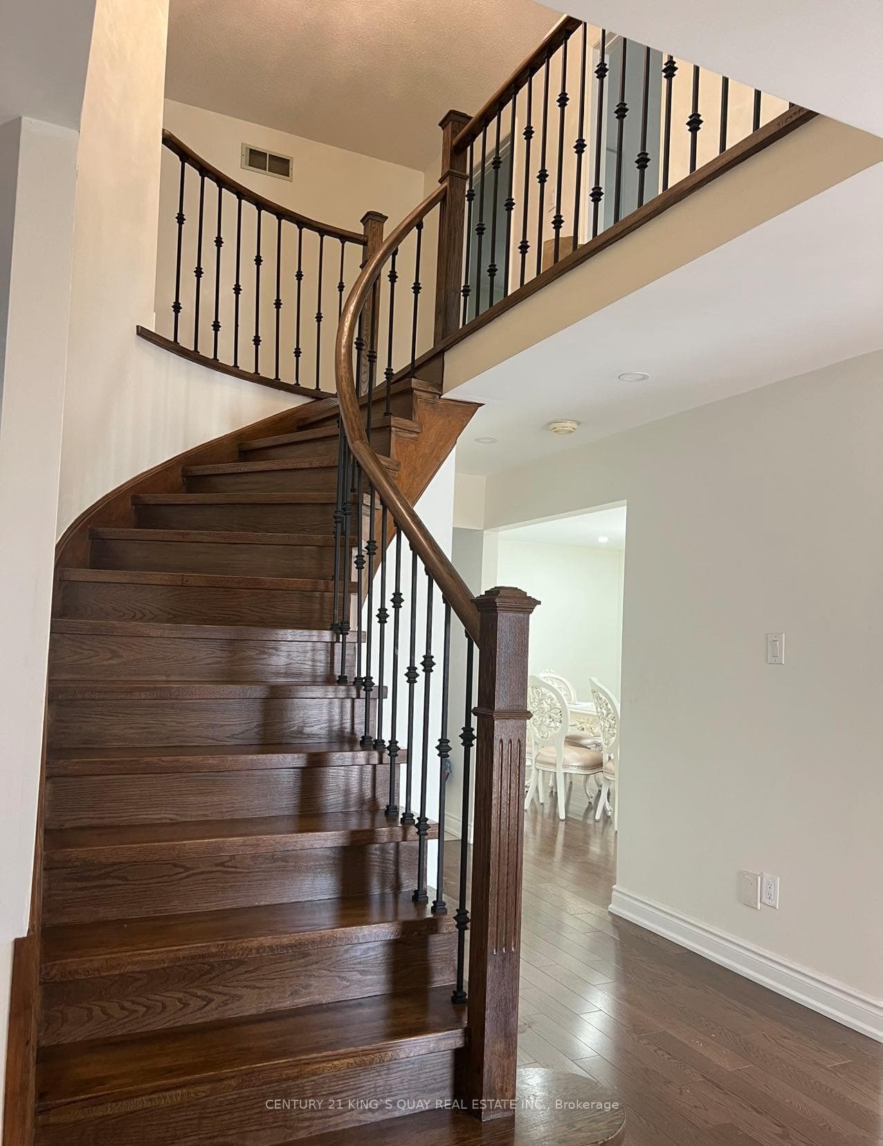 75 Cairns Drive photo 3