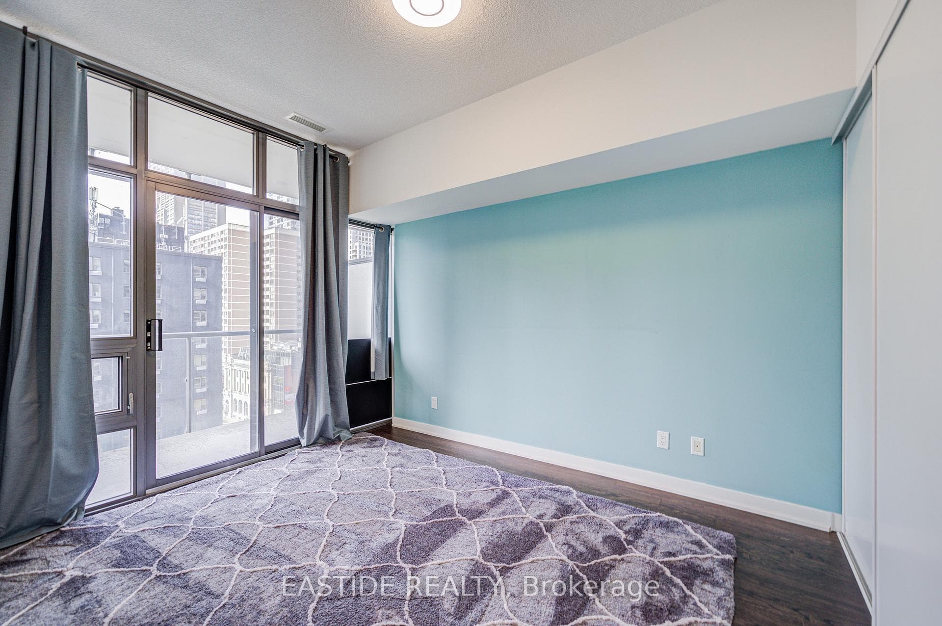 33 Charles Street Unit 807 photo 26