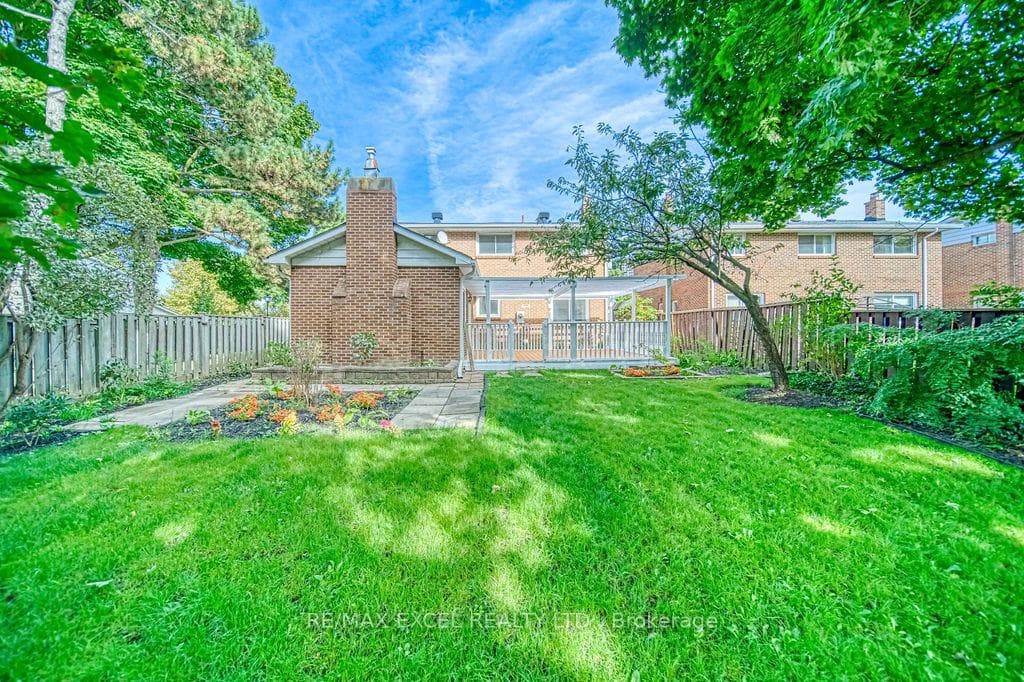 24 Bridlewood Boulevard photo 37