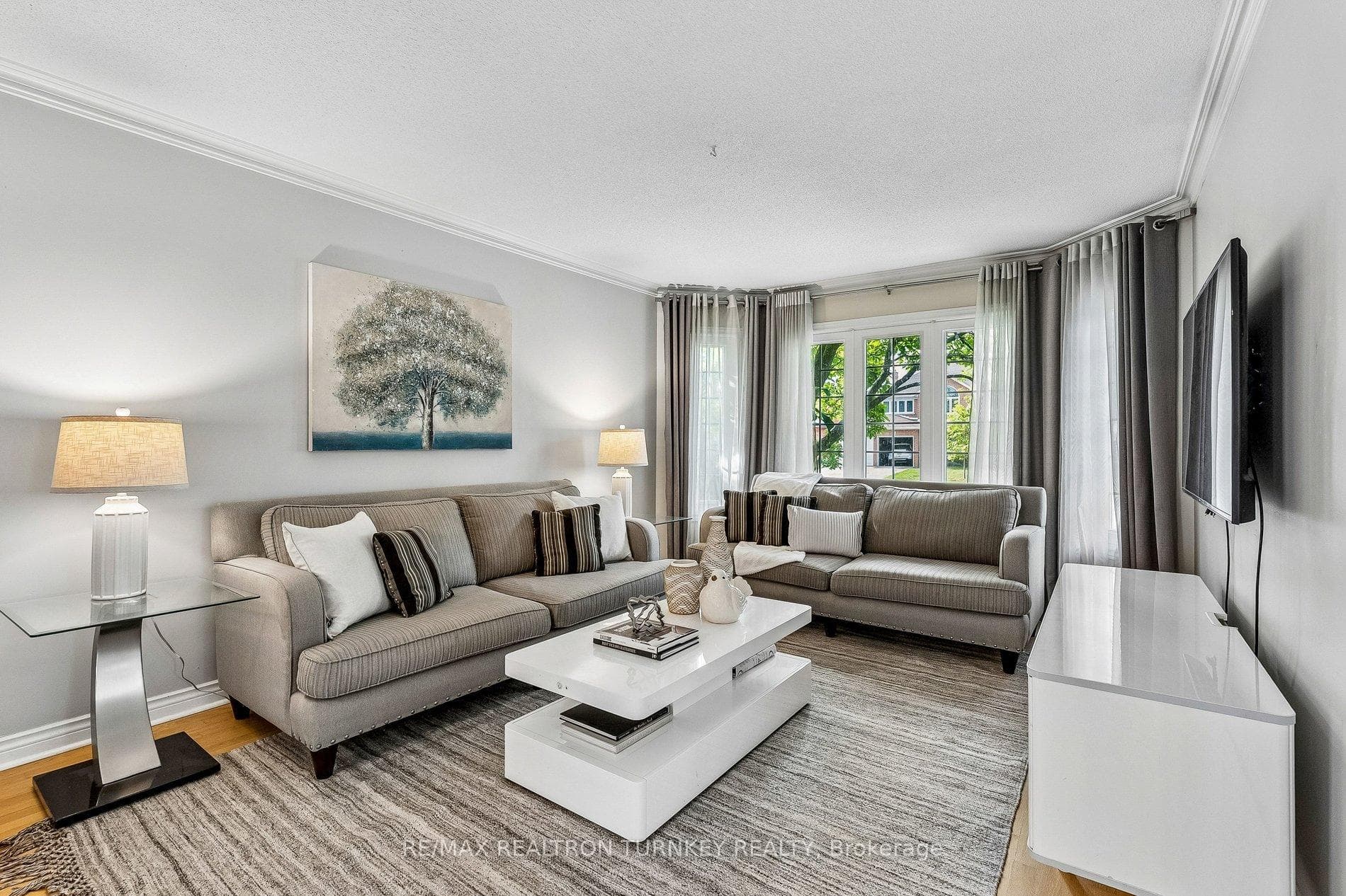 Modern Living Room with Bright Bay Window
